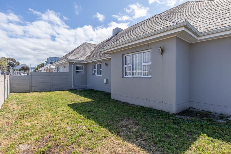 3 Bedroom Property for Sale in Heathfield Western Cape